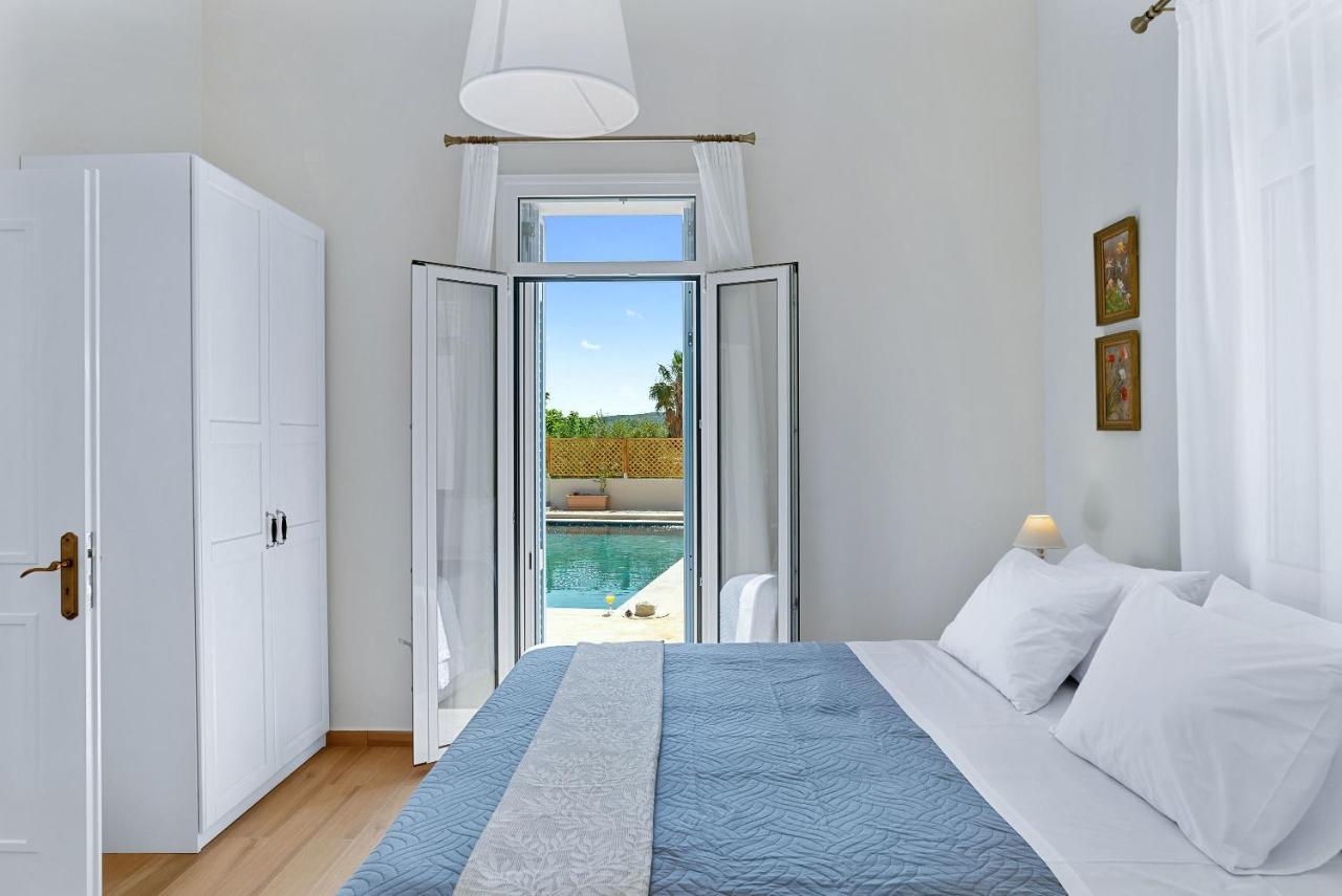 Villa Remedio Neon Khorion  Exterior photo